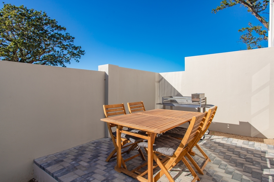 To Let 3 Bedroom Property for Rent in Honeydew Country Estate Western Cape